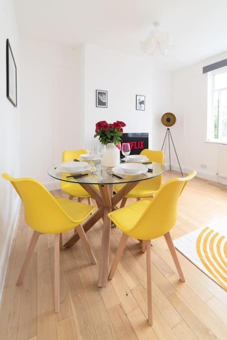 Two Bedroom Apartment By Buonomo Stays Short Lets & Serviced Accommodation In Balham With Balcony Londyn Zewnętrze zdjęcie