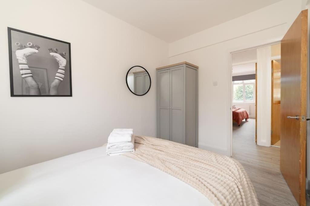 Two Bedroom Apartment By Buonomo Stays Short Lets & Serviced Accommodation In Balham With Balcony Londyn Zewnętrze zdjęcie