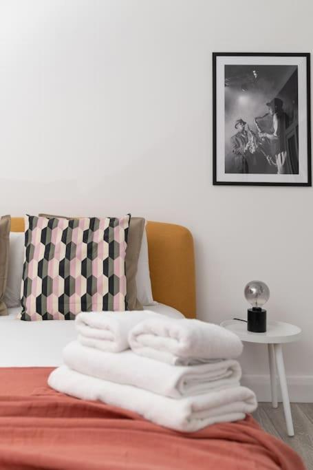 Two Bedroom Apartment By Buonomo Stays Short Lets & Serviced Accommodation In Balham With Balcony Londyn Zewnętrze zdjęcie