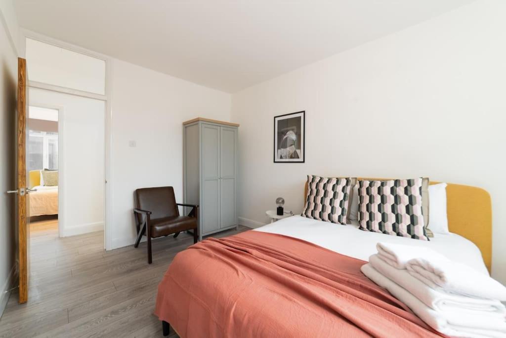 Two Bedroom Apartment By Buonomo Stays Short Lets & Serviced Accommodation In Balham With Balcony Londyn Zewnętrze zdjęcie